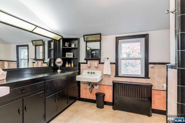 354 Plaza Road, Fair Lawn, NJ 07410