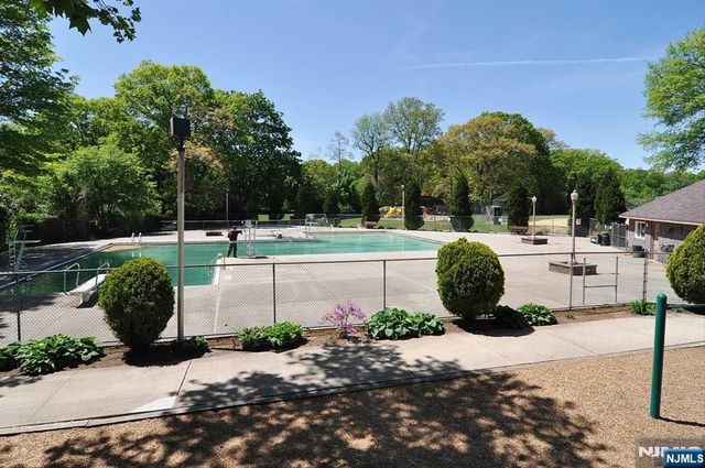 354 Plaza Road, Fair Lawn, NJ 07410