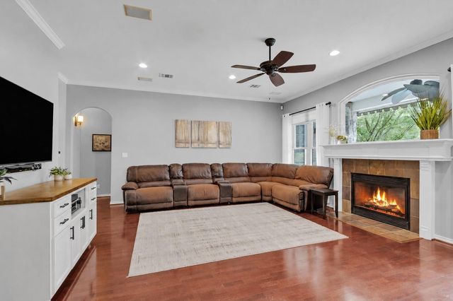 9726 Crestwater Circle, Magnolia, TX 77354