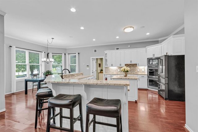 9726 Crestwater Circle, Magnolia, TX 77354