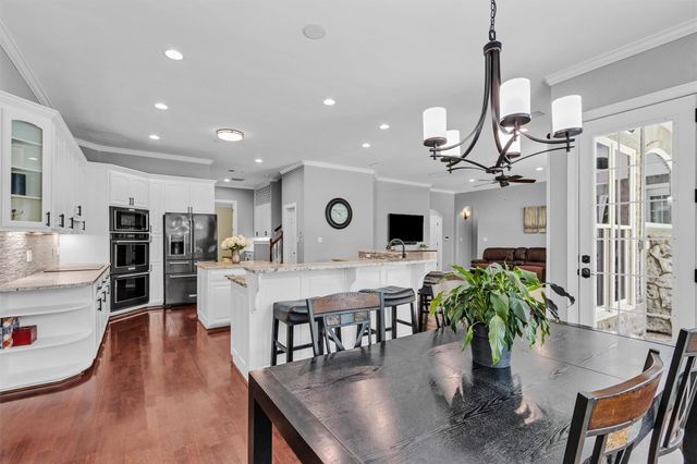 9726 Crestwater Circle, Magnolia, TX 77354