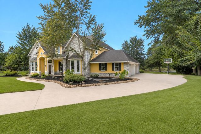 9726 Crestwater Circle, Magnolia, TX 77354
