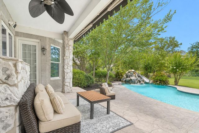 9726 Crestwater Circle, Magnolia, TX 77354