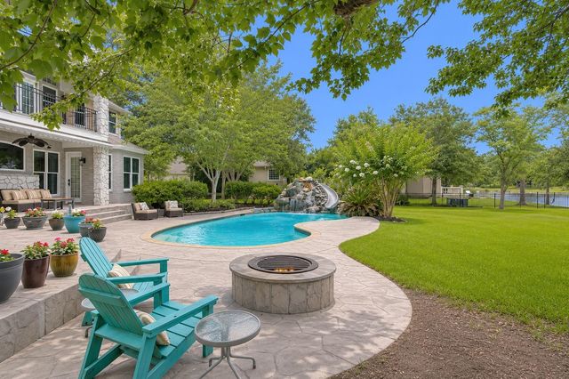 9726 Crestwater Circle, Magnolia, TX 77354