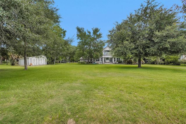 9726 Crestwater Circle, Magnolia, TX 77354