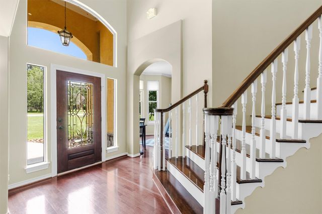 9726 Crestwater Circle, Magnolia, TX 77354