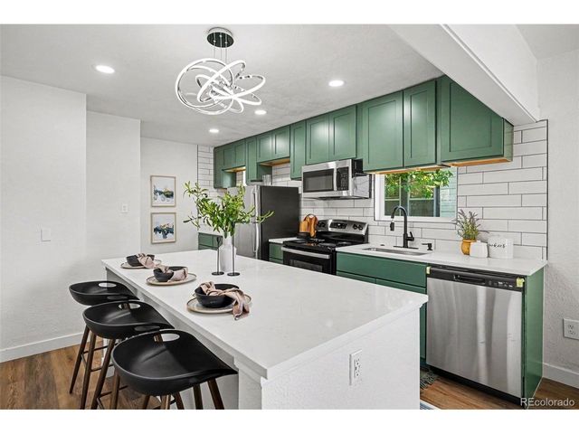 1926 Hanover St, Aurora, CO 80010