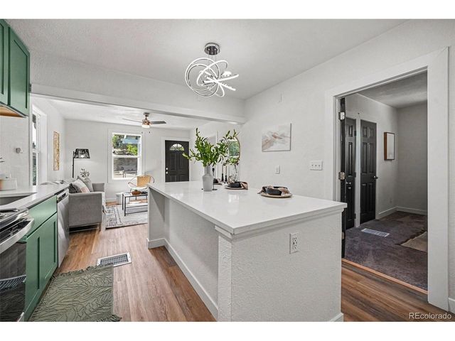 1926 Hanover St, Aurora, CO 80010