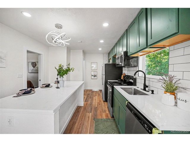 1926 Hanover St, Aurora, CO 80010