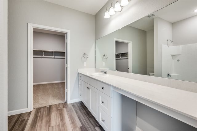 7 Winship Drive, Edgecliff Village, TX 76134