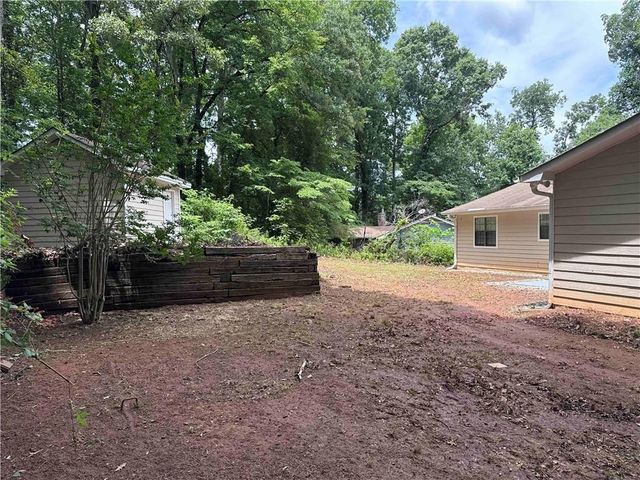 108 Hilltop Circle, Stockbridge, GA 30281