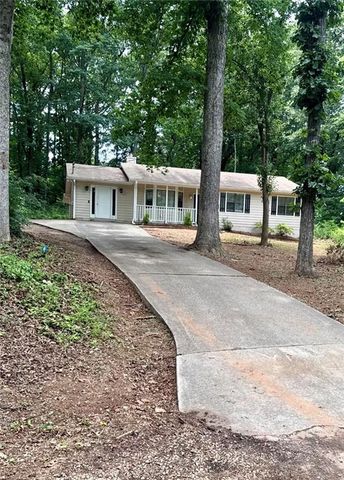 108 Hilltop Circle, Stockbridge, GA 30281