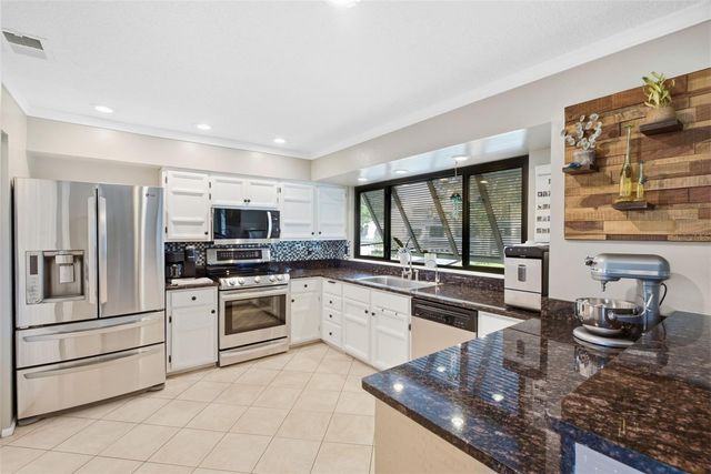 13956 LAKE POINT DRIVE, Clearwater, FL 33762