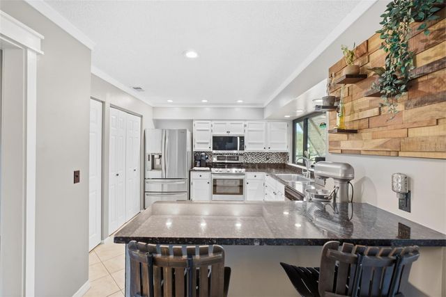 13956 LAKE POINT DRIVE, Clearwater, FL 33762