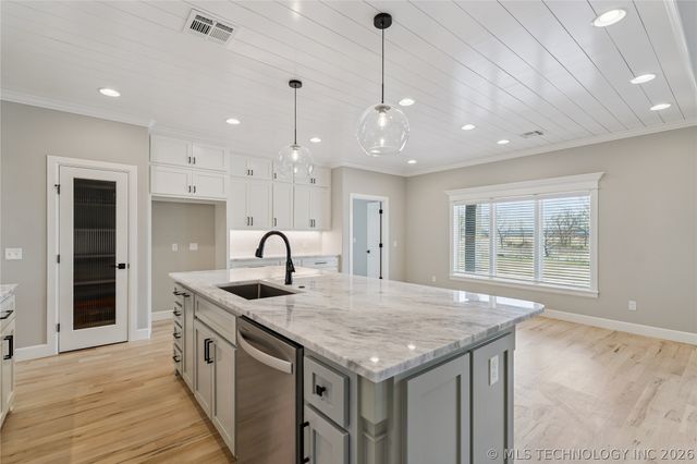 11248 S 220th East Avenue, Broken Arrow, OK 74014