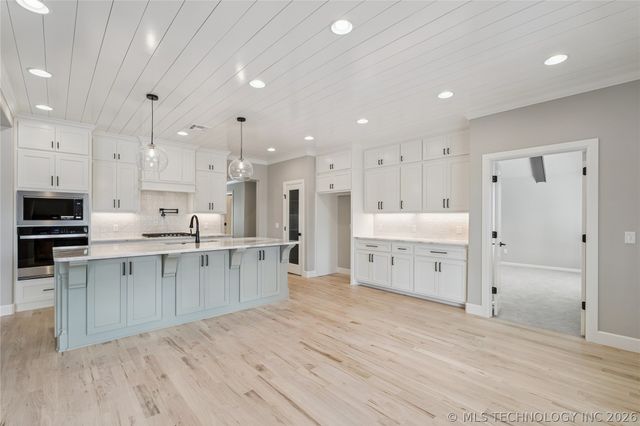 11248 S 220th East Avenue, Broken Arrow, OK 74014