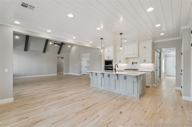 11248 S 220th East Avenue, Broken Arrow, OK 74014