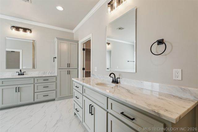 11248 S 220th East Avenue, Broken Arrow, OK 74014