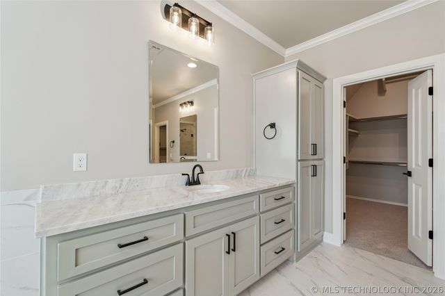 11248 S 220th East Avenue, Broken Arrow, OK 74014