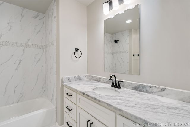 11248 S 220th East Avenue, Broken Arrow, OK 74014