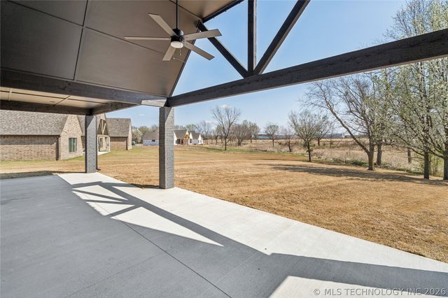 11248 S 220th East Avenue, Broken Arrow, OK 74014