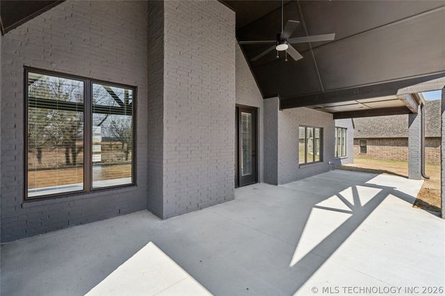 11248 S 220th East Avenue, Broken Arrow, OK 74014