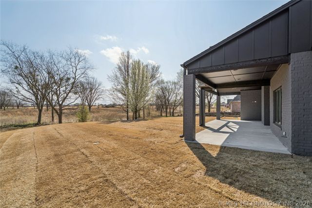 11248 S 220th East Avenue, Broken Arrow, OK 74014