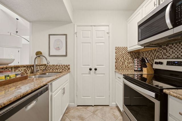 819 Binbrook Drive, Mesquite, TX 75149