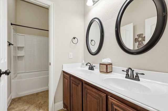 4204 Cobblestone Circle, Mansfield, TX 76063