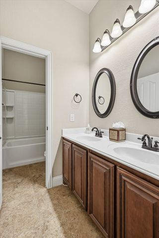 4204 Cobblestone Circle, Mansfield, TX 76063