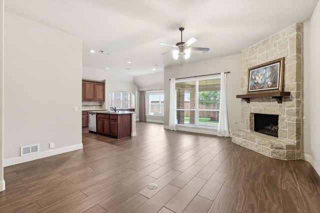 4204 Cobblestone Circle, Mansfield, TX 76063