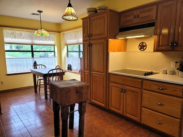 1441 N Gloucester Pt, Kerrville, TX 78028