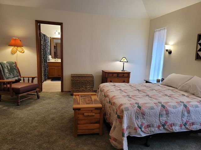 1441 N Gloucester Pt, Kerrville, TX 78028