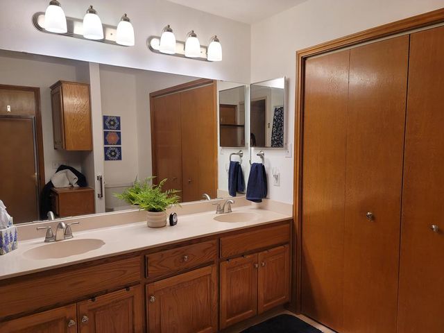 1441 N Gloucester Pt, Kerrville, TX 78028