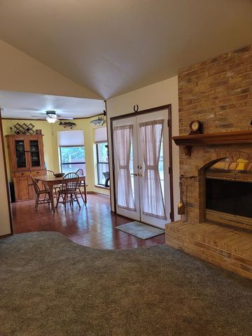 1441 N Gloucester Pt, Kerrville, TX 78028