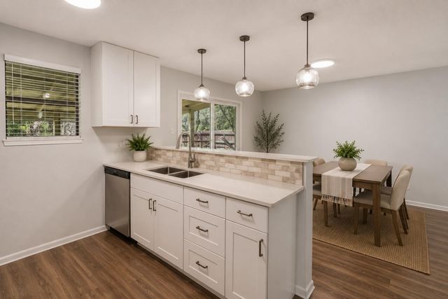 5005 Creek Bend DR, Austin, TX 78744