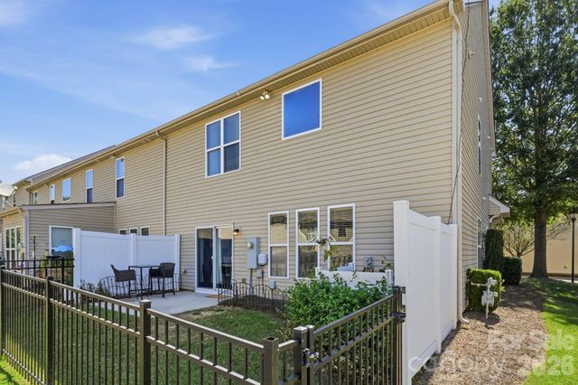 1827 Royal Gorge Avenue, Charlotte, NC 28210