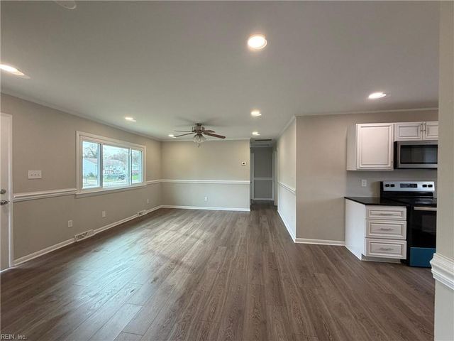 5004 Arony ST, Hampton, VA 23605