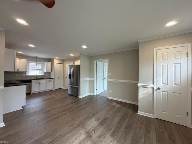 5004 Arony ST, Hampton, VA 23605