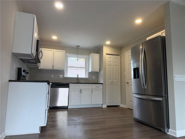 5004 Arony ST, Hampton, VA 23605