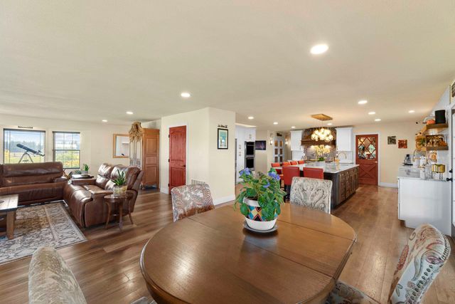 6730 W Cross Cut Rd, Deer Park, WA 99006