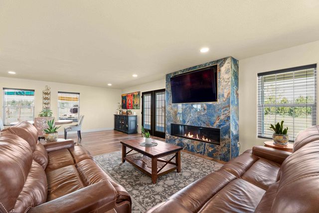 6730 W Cross Cut Rd, Deer Park, WA 99006