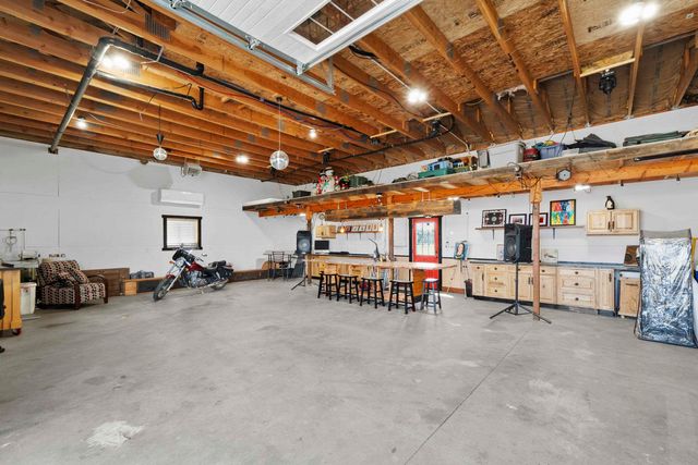 6730 W Cross Cut Rd, Deer Park, WA 99006