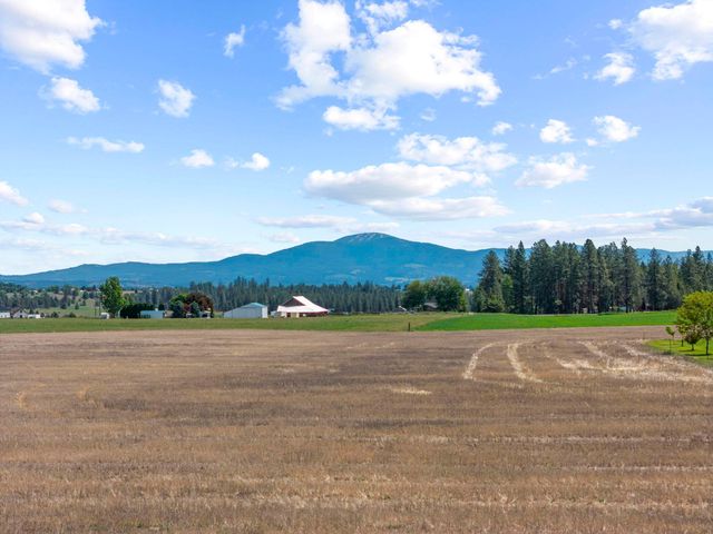 6730 W Cross Cut Rd, Deer Park, WA 99006