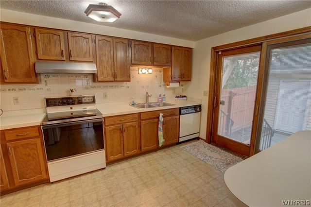 277 Wimbledon Court, West Seneca, NY 14224