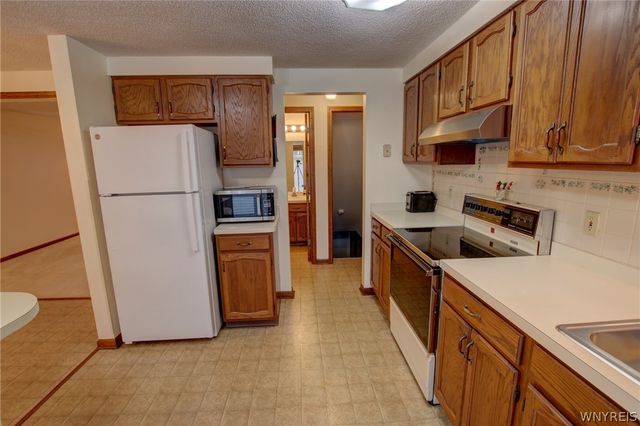 277 Wimbledon Court, West Seneca, NY 14224