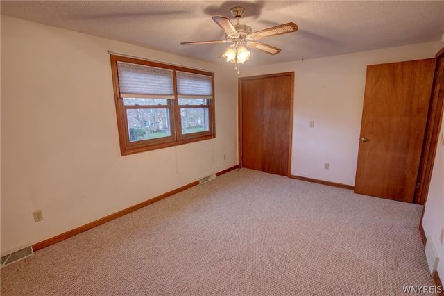 277 Wimbledon Court, West Seneca, NY 14224