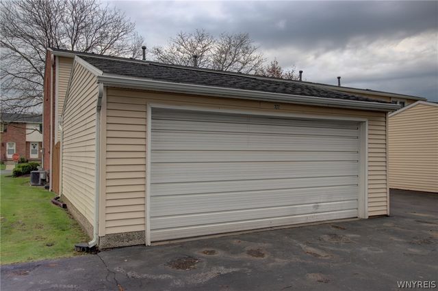 277 Wimbledon Court, West Seneca, NY 14224