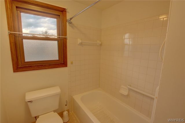 277 Wimbledon Court, West Seneca, NY 14224