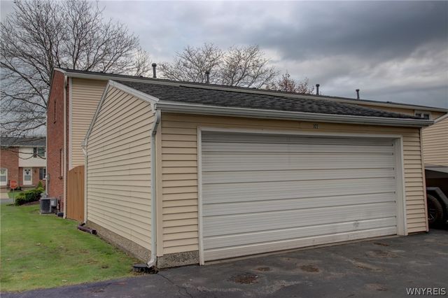 277 Wimbledon Court, West Seneca, NY 14224
